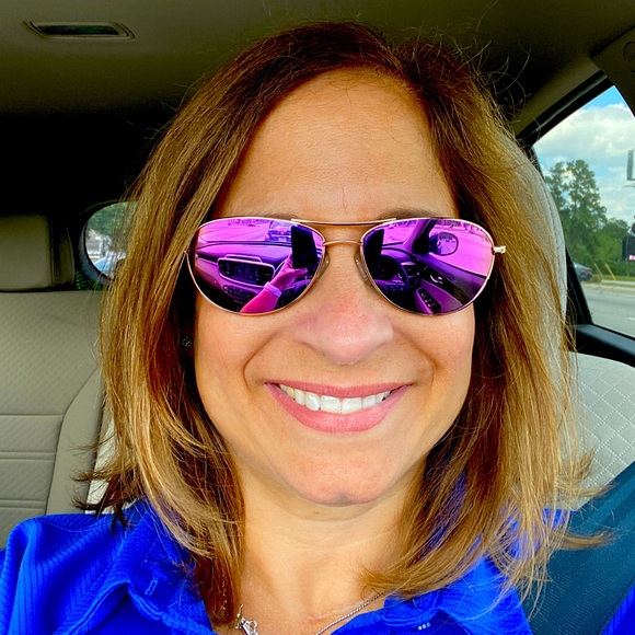 Meet your Posher, Karen - Picture 1 of 1